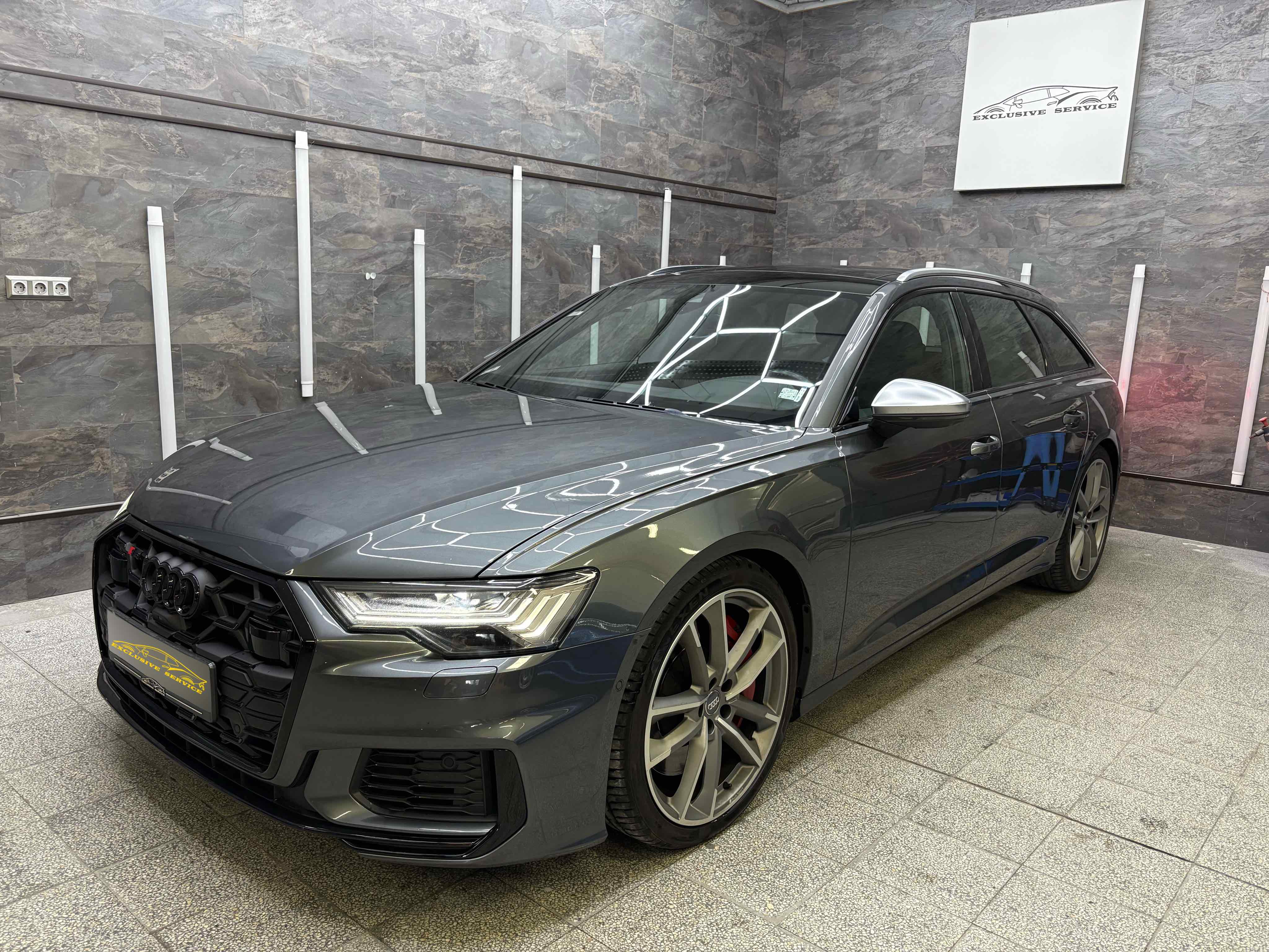 Audi S6 Avant